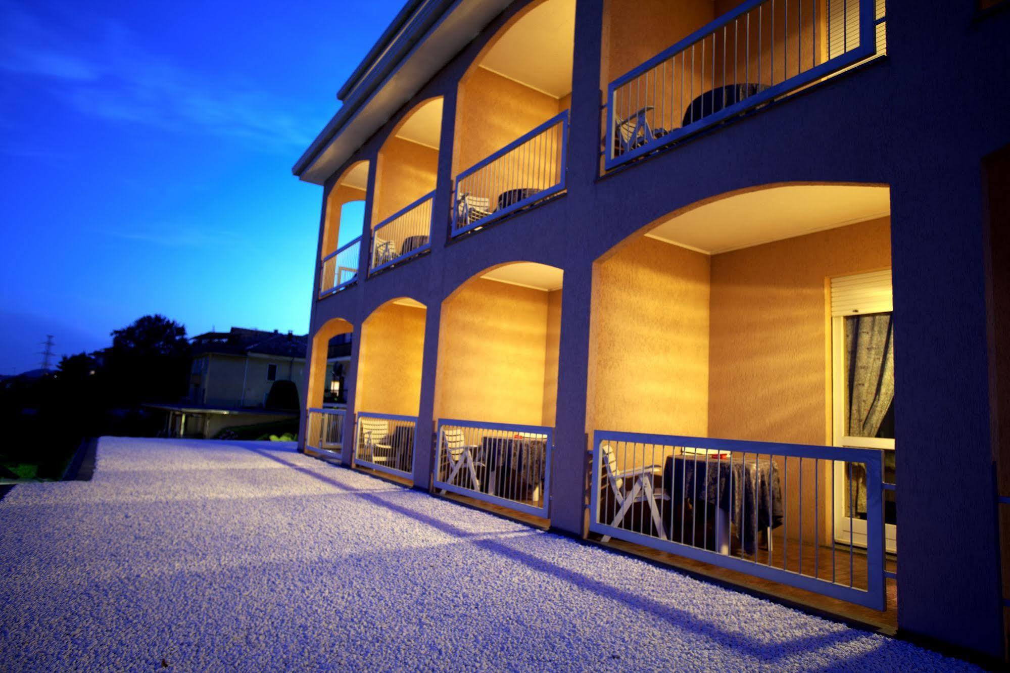 Tre Laghi Hotel Nebbiuno エクステリア 写真
