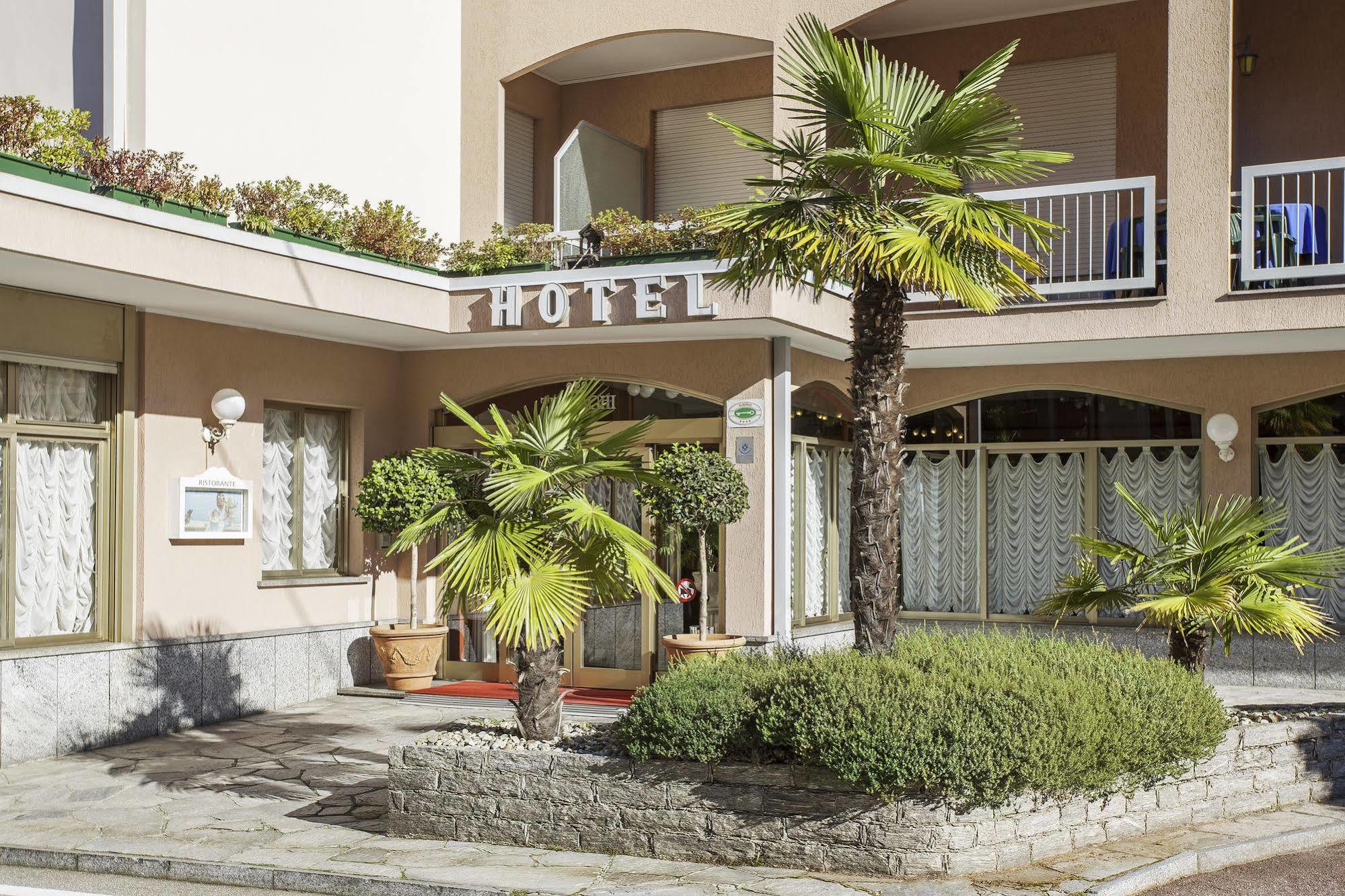 Tre Laghi Hotel Nebbiuno エクステリア 写真