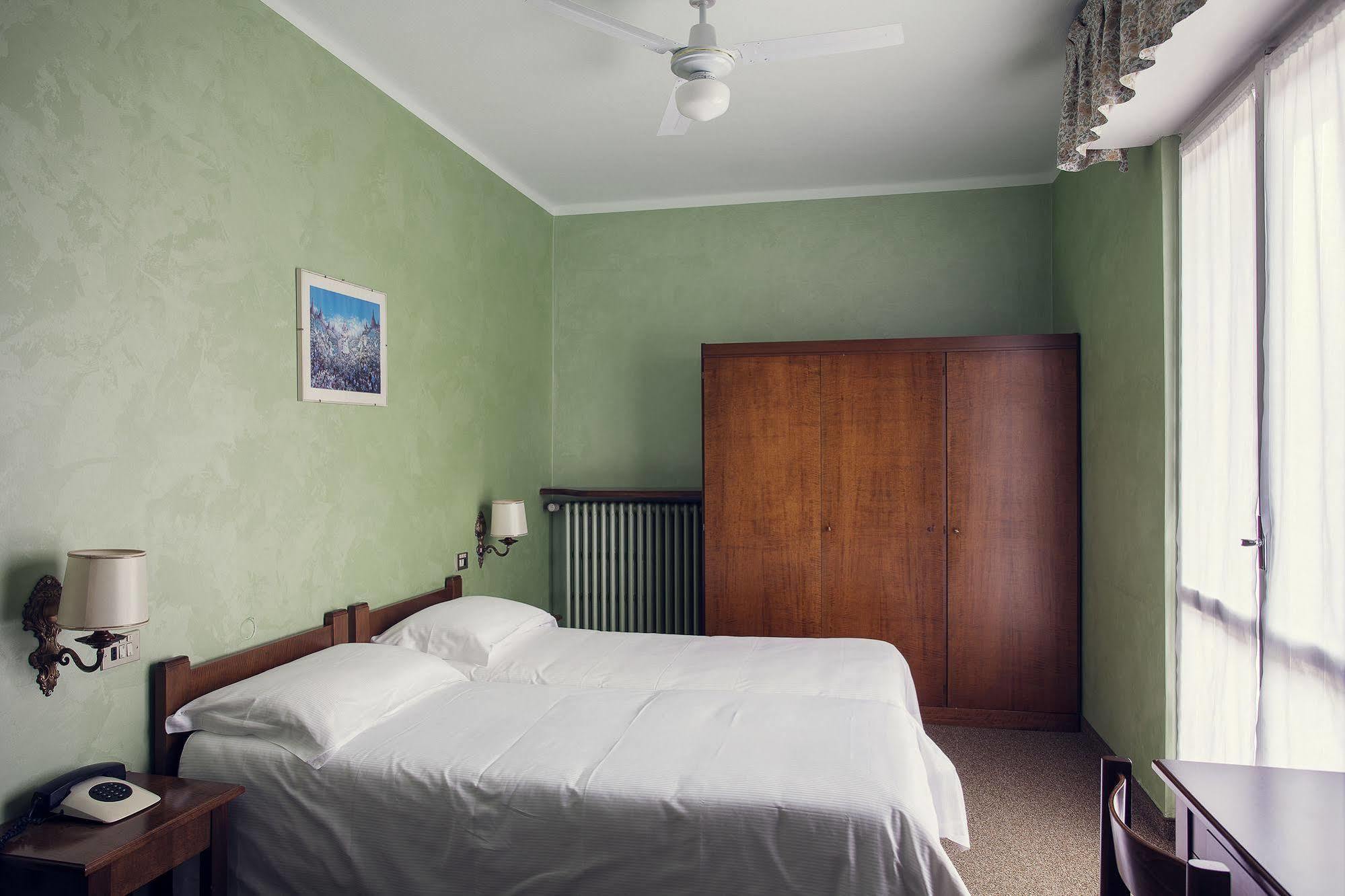 Tre Laghi Hotel Nebbiuno エクステリア 写真