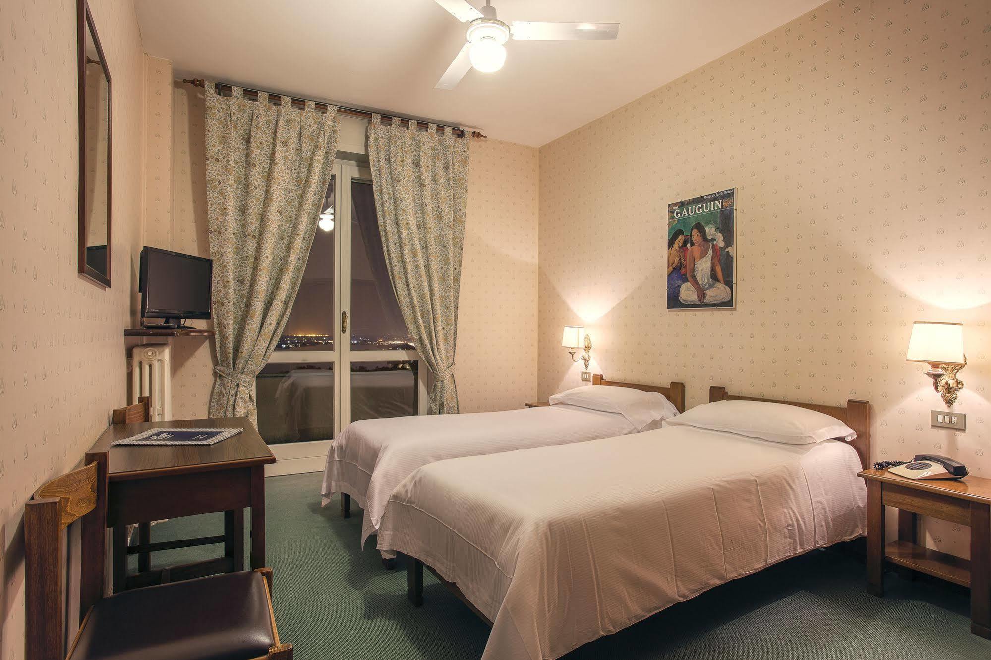 Tre Laghi Hotel Nebbiuno エクステリア 写真