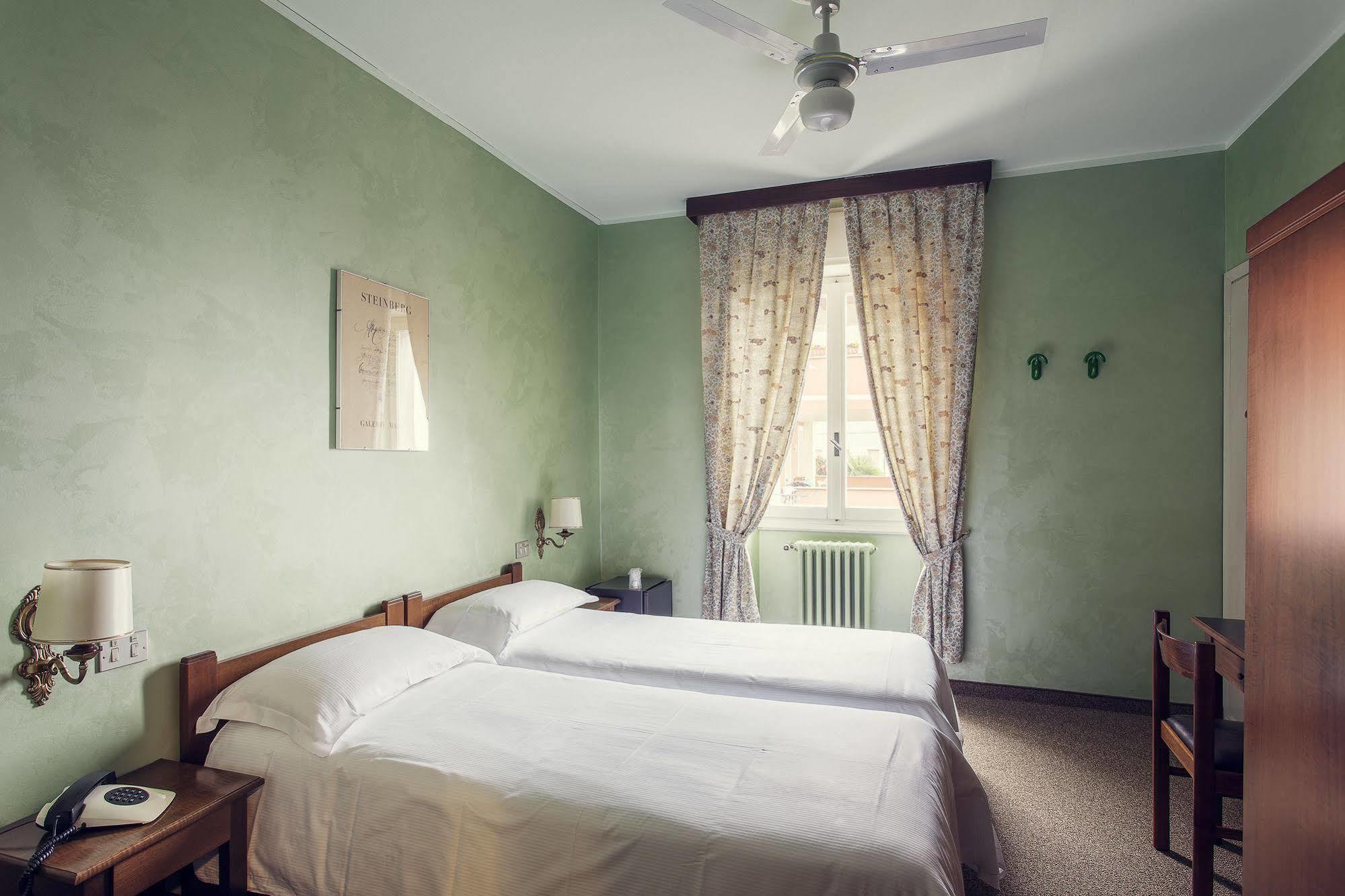 Tre Laghi Hotel Nebbiuno エクステリア 写真