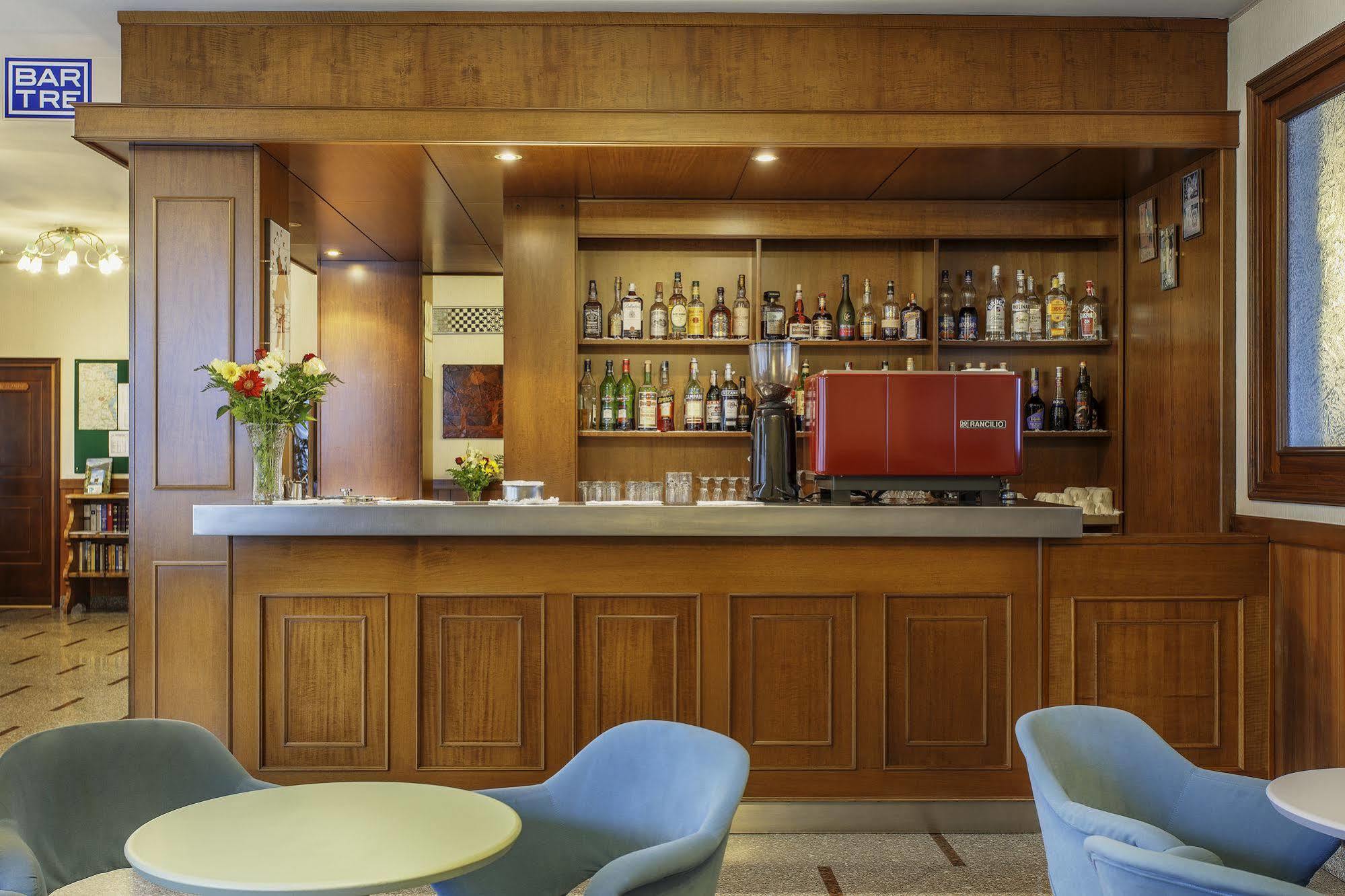 Tre Laghi Hotel Nebbiuno エクステリア 写真