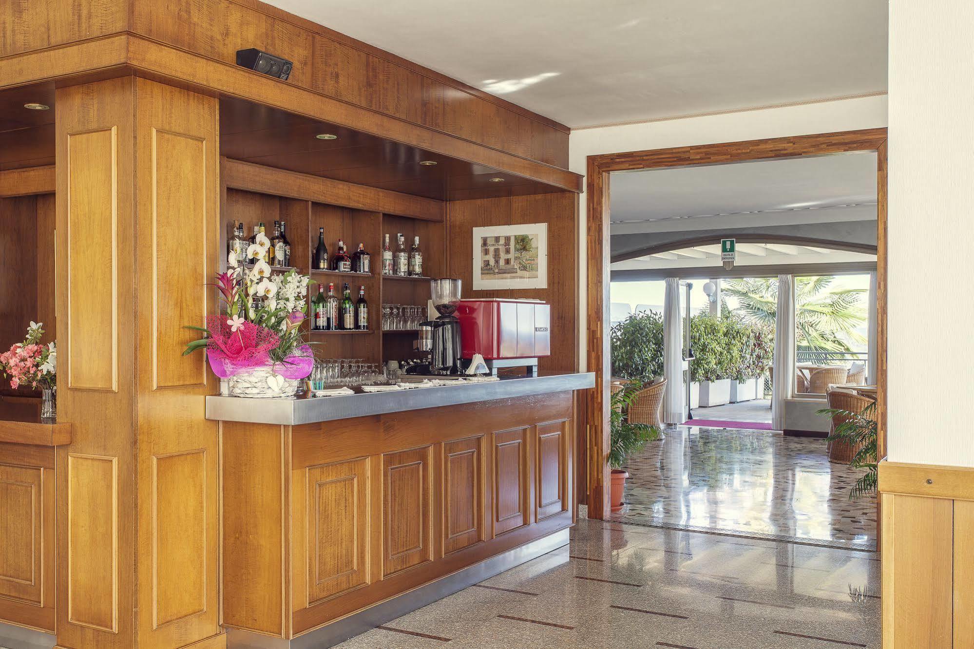 Tre Laghi Hotel Nebbiuno エクステリア 写真