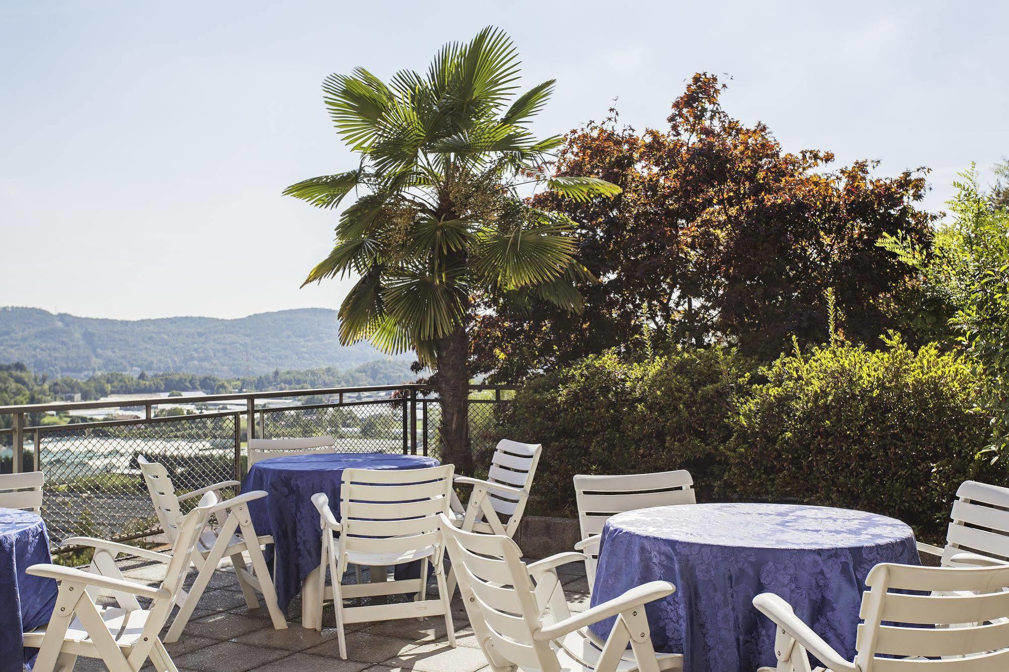 Tre Laghi Hotel Nebbiuno エクステリア 写真