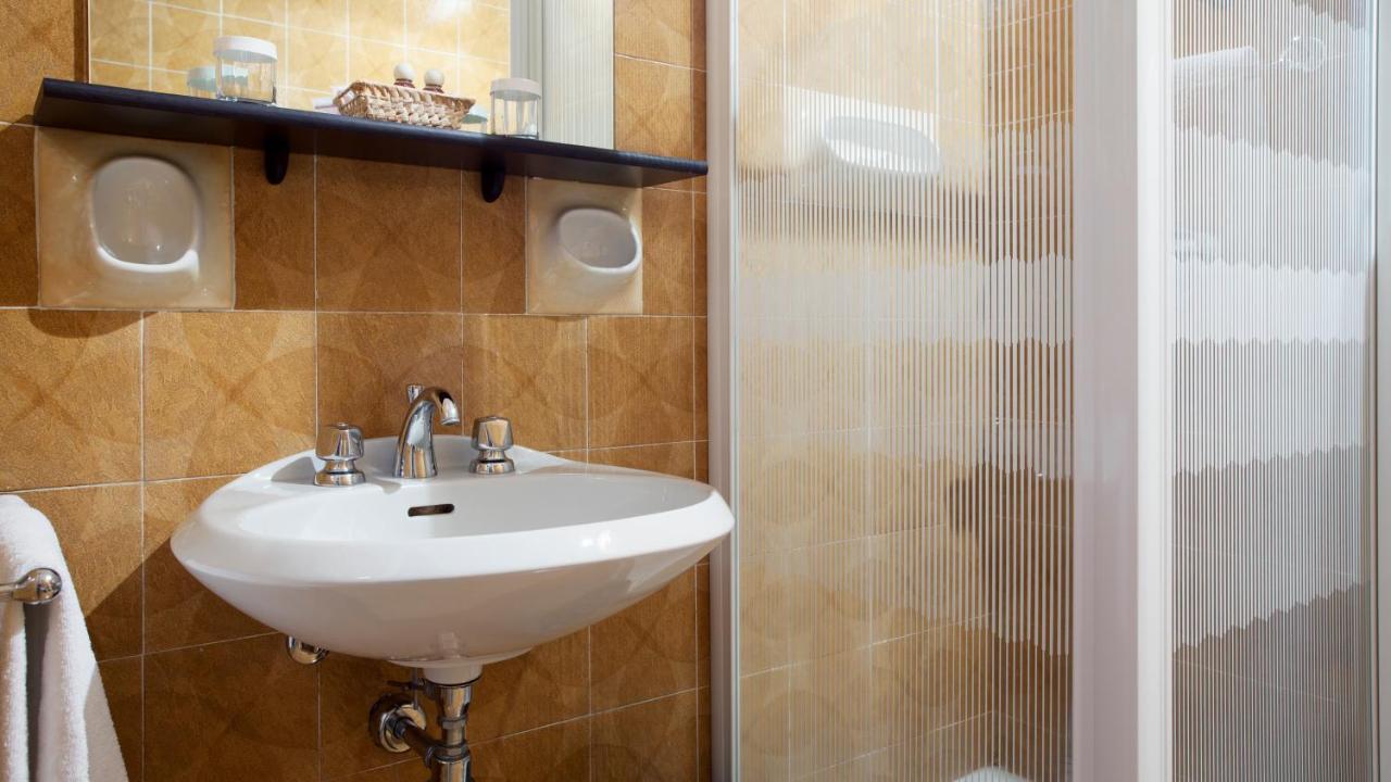 Tre Laghi Hotel Nebbiuno エクステリア 写真